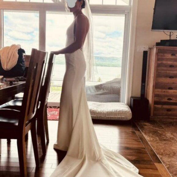 Valley by Made with Love size 8 (street size 4) - Picture 2 of 9